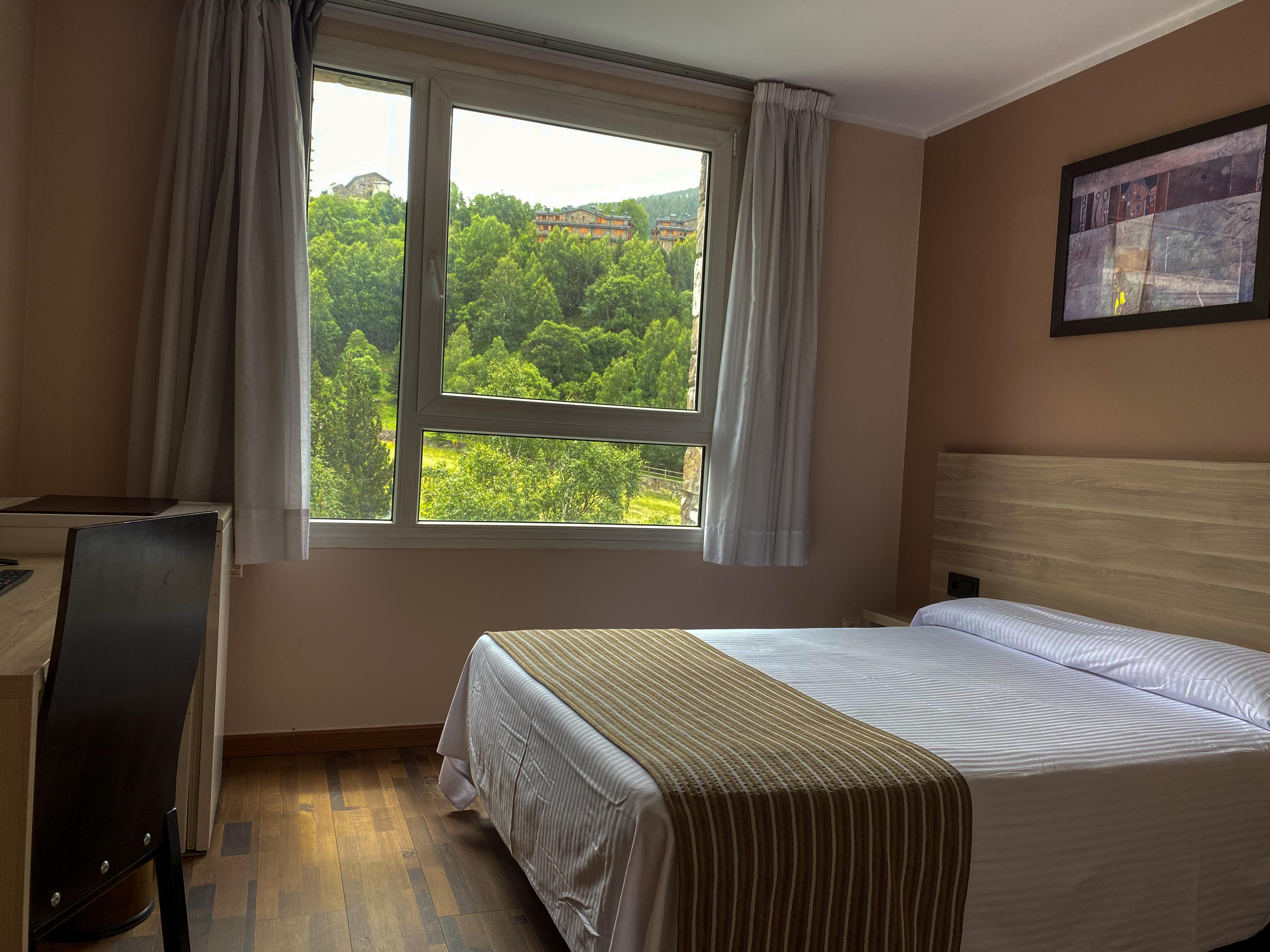Somriu Hotel Vall Ski Incles Kültér fotó